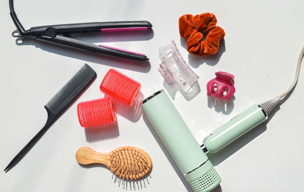 How to Store Hair Tools in Canada During Humid Summer Months