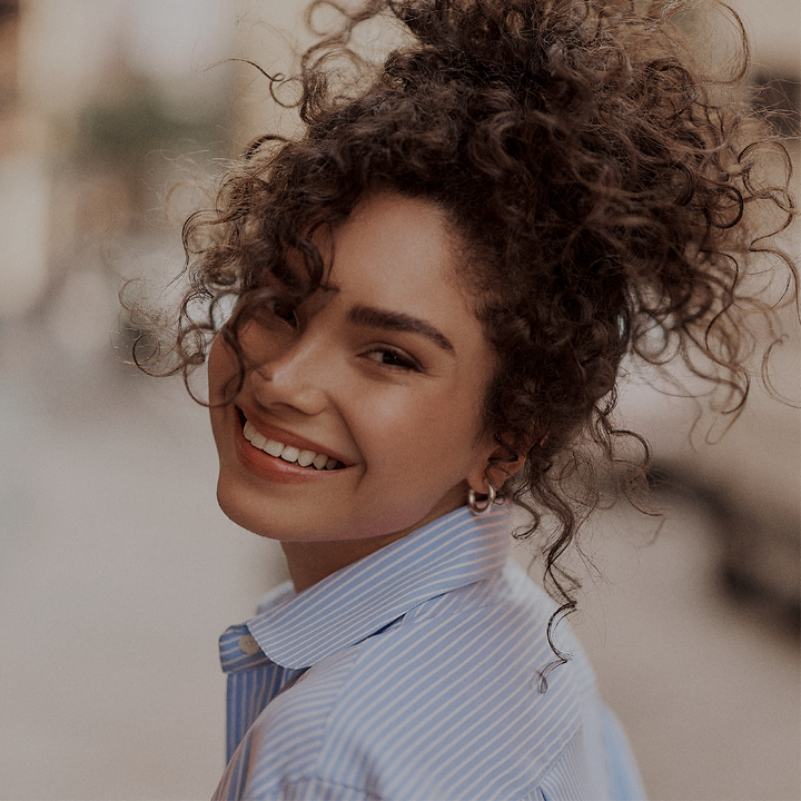 L'ANZA Healing Curls - defined, bouncy curls