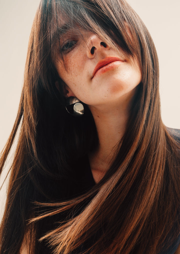 AG Vita C Strengthening Conditioner - strong, shiny hair model