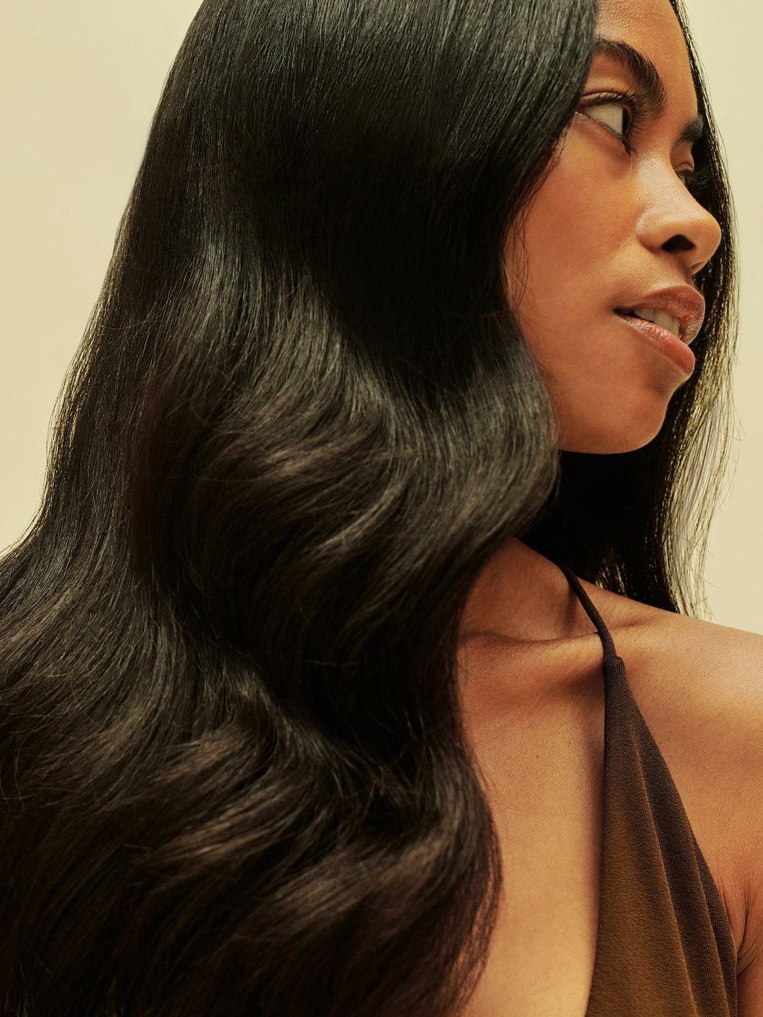 AG Ultramoist Moisturizing Conditioner - model with glossy hydrated hair