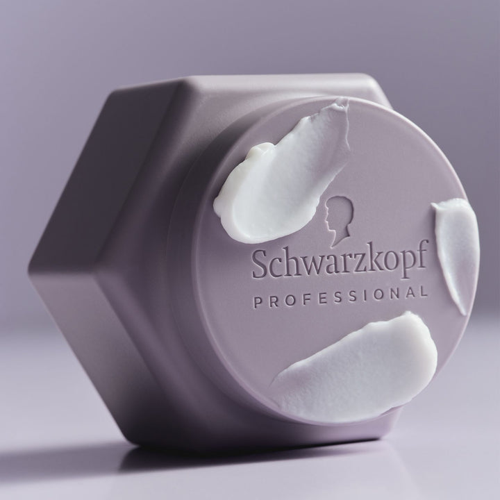 Schwarzkopf Fibre Clinix De-Frizz Treatment - cream texture on lid