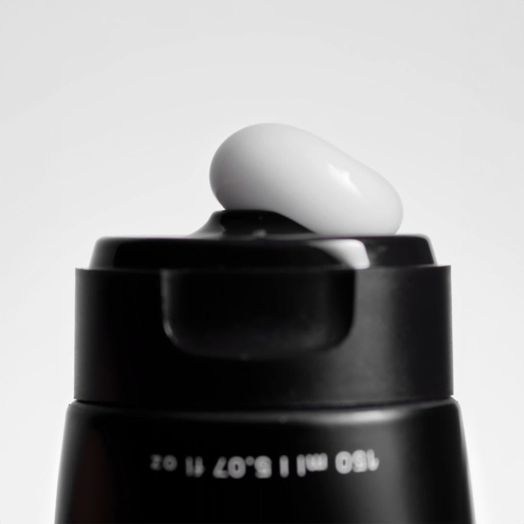 Schwarzkopf Fibre Clinix Bondfinity Fibre Sealer - cream texture on the tube cap