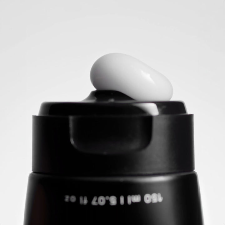 Schwarzkopf Fibre Clinix Bondfinity Fibre Sealer - cream texture on the tube cap