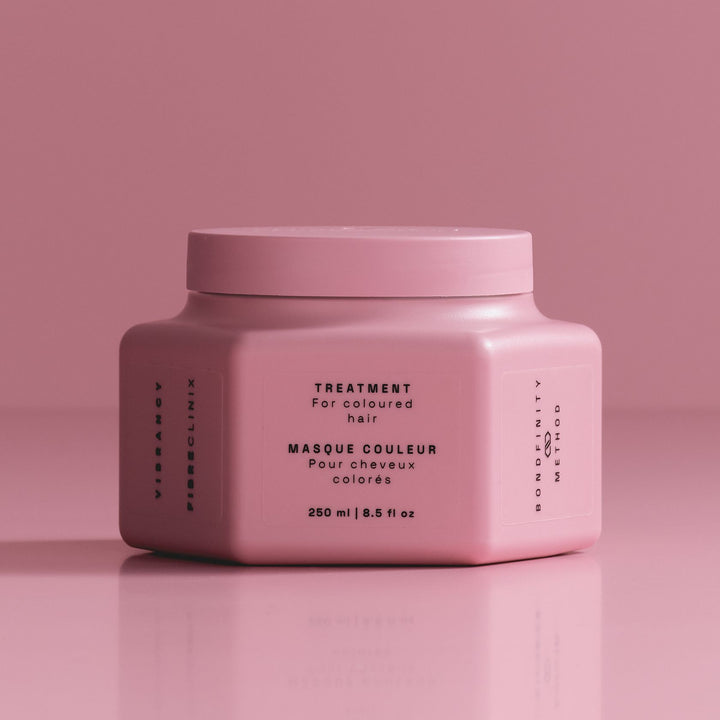 Schwarzkopf Fibre Clinix Vibrancy Treatment - jar on pink backdrop