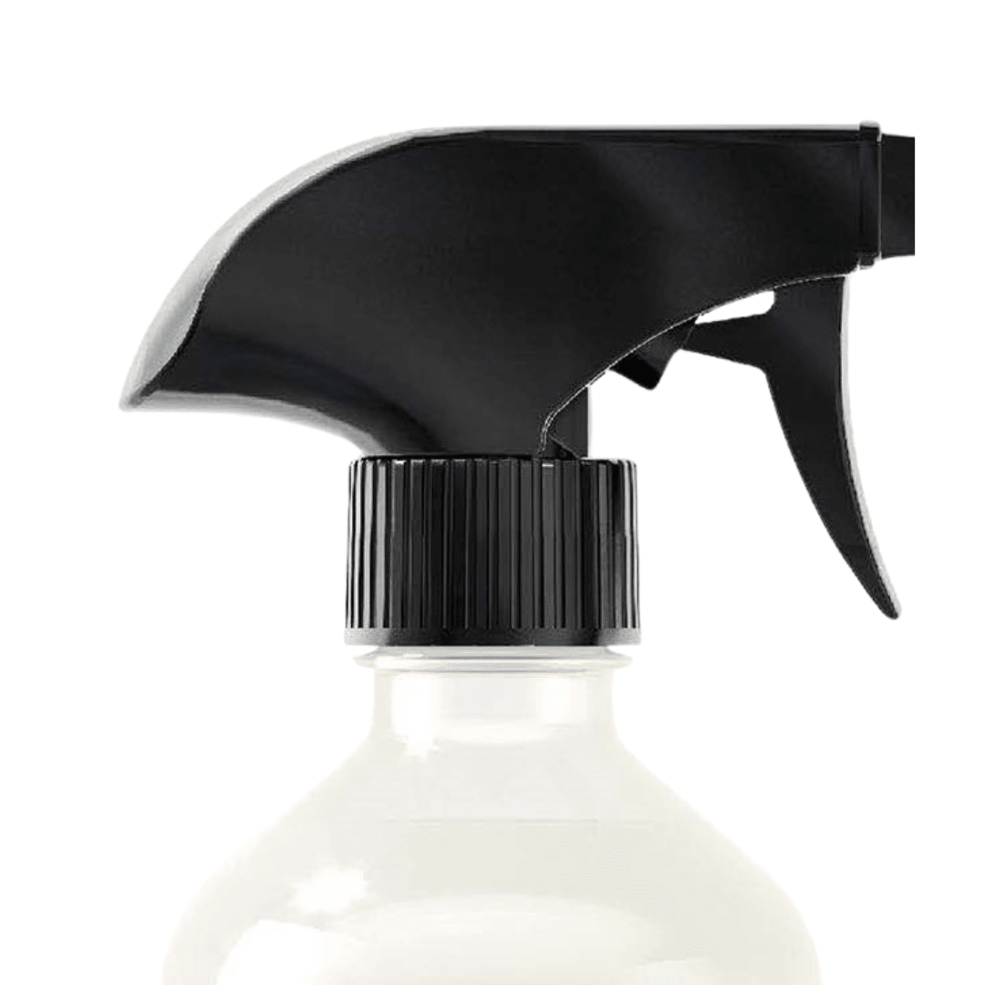 L'Oréal Metal Detox Metal Neutralizer Pre-Treatment Spray - trigger spray close-up