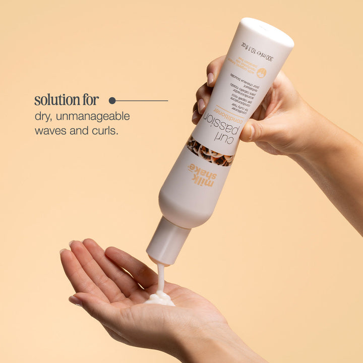 milk_shake Curl Passion Conditioner application